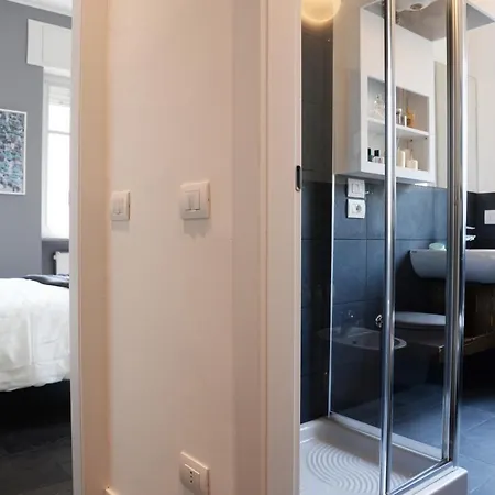 Myhomeincomo - Art Design Apartment *