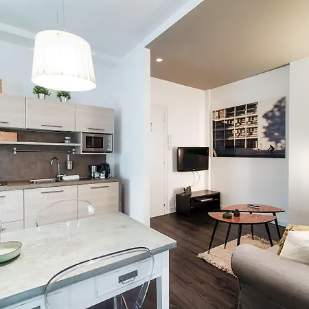 Apartment Myhomeincomo - Art Design Como