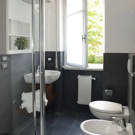 Myhomeincomo - Art Design Apartman