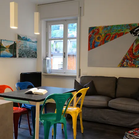 Myhomeincomo - Art Design Apartman